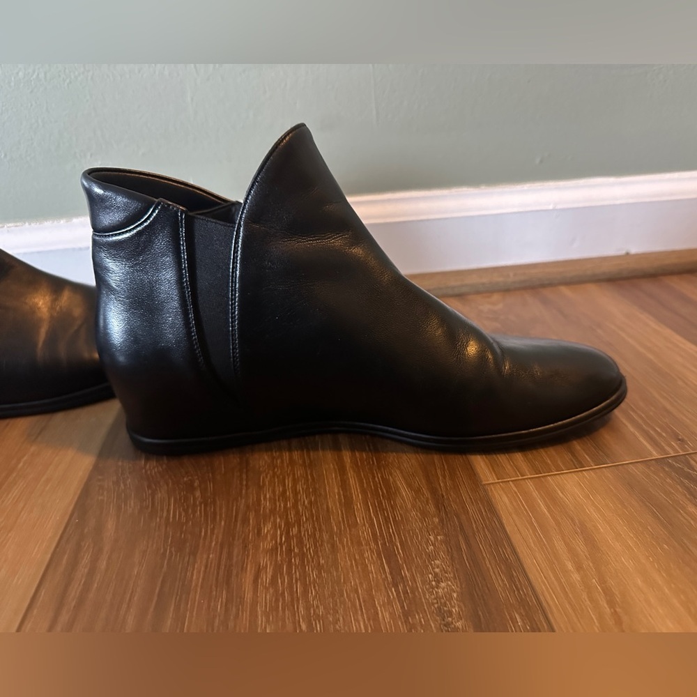 STUART WEITZMAN
Lowkey Leather Hidden Wedge Heel Boots size 8 black - Picture 8 of 15